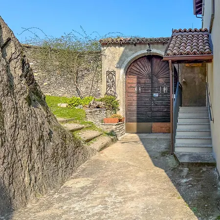 Castello Camelia View Of Appartamento Dervio